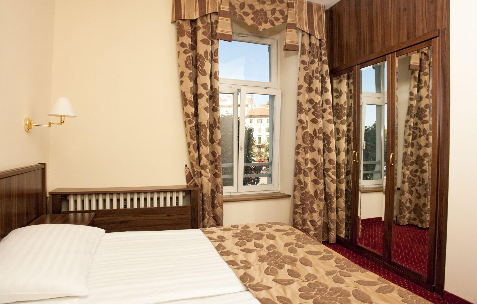 Hotel Continental Rijeka Extérieur photo