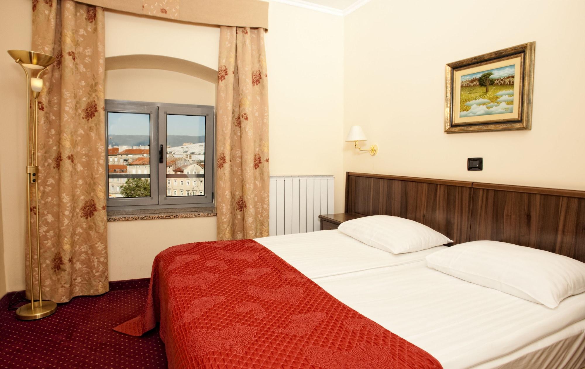 Hotel Continental Rijeka Extérieur photo