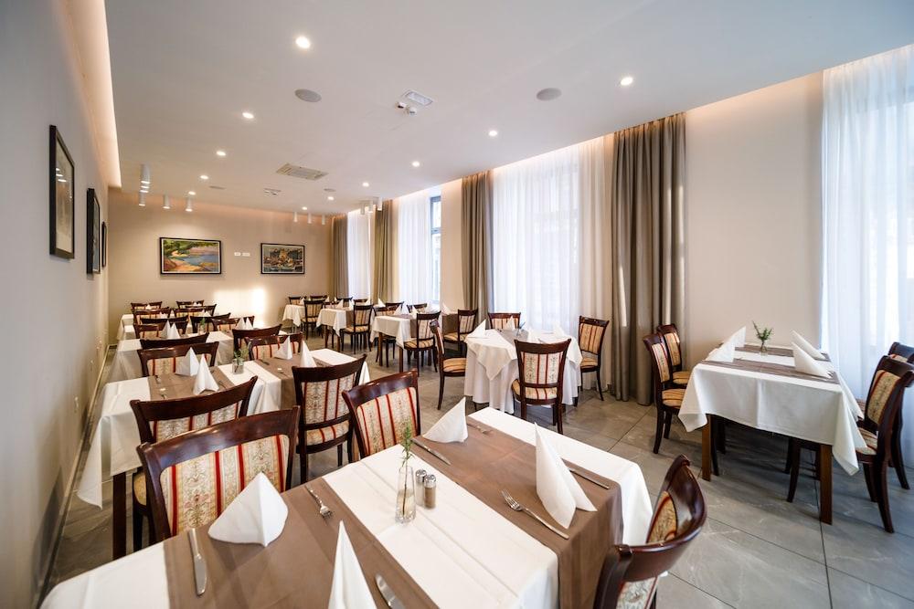 Hotel Continental Rijeka Extérieur photo