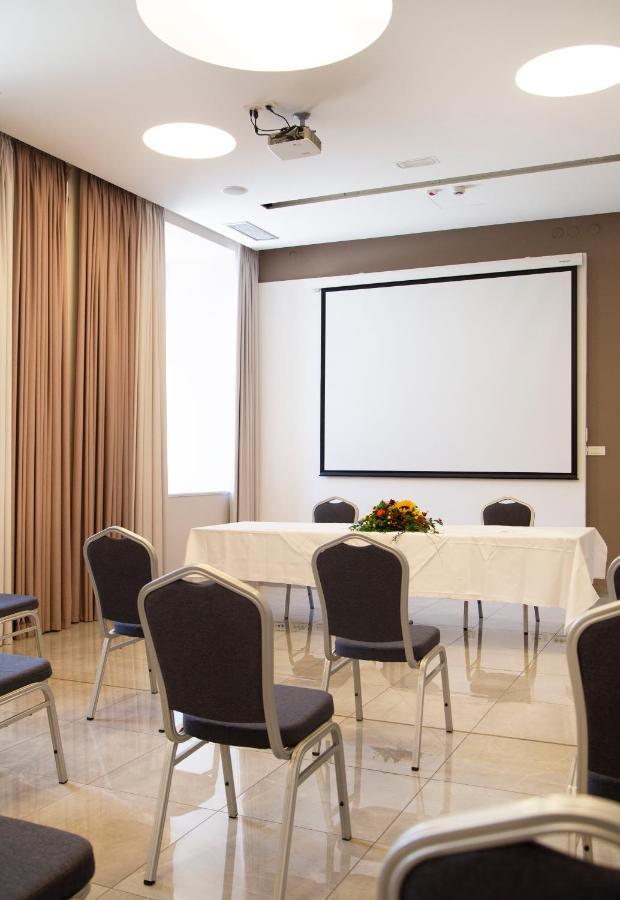 Hotel Continental Rijeka Extérieur photo