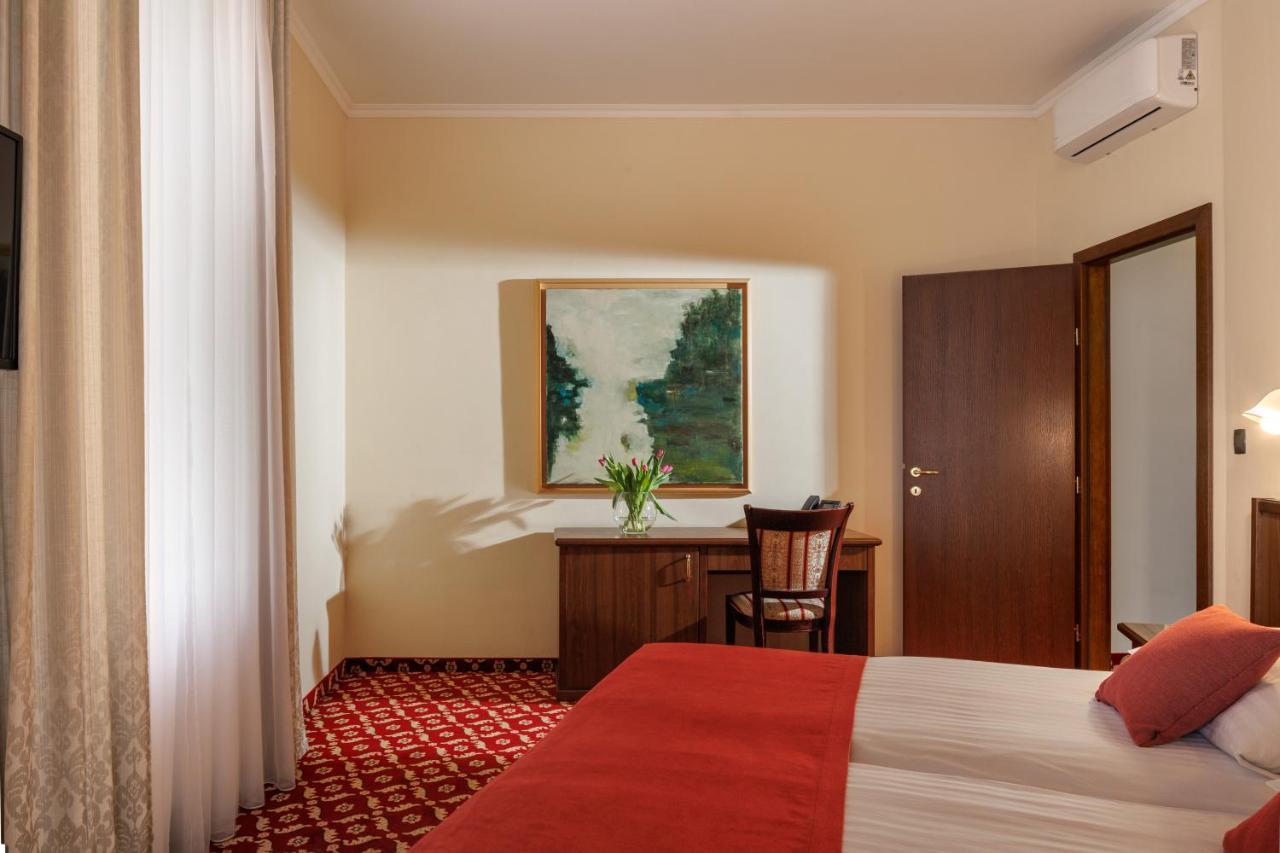 Hotel Continental Rijeka Extérieur photo